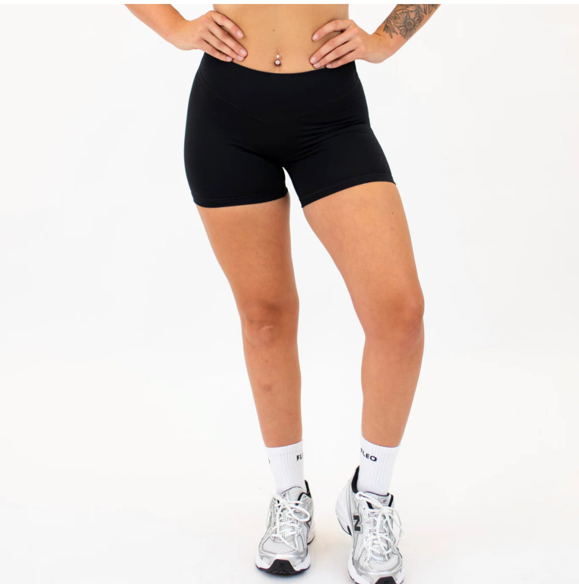 Micro V Waistband Short - Black