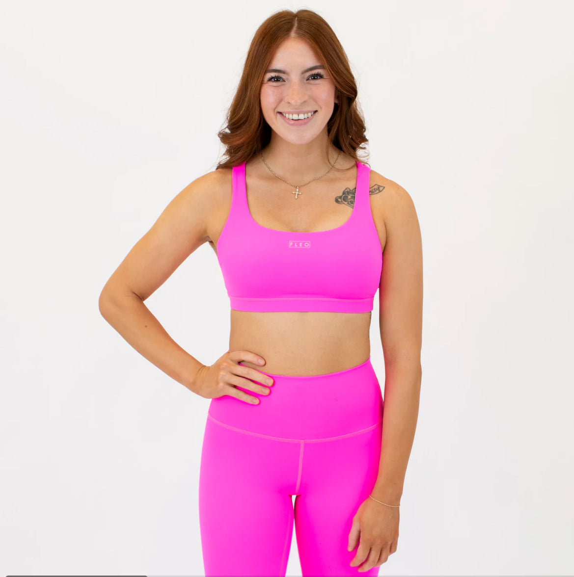 Isla Sports Bra - Neon Pink