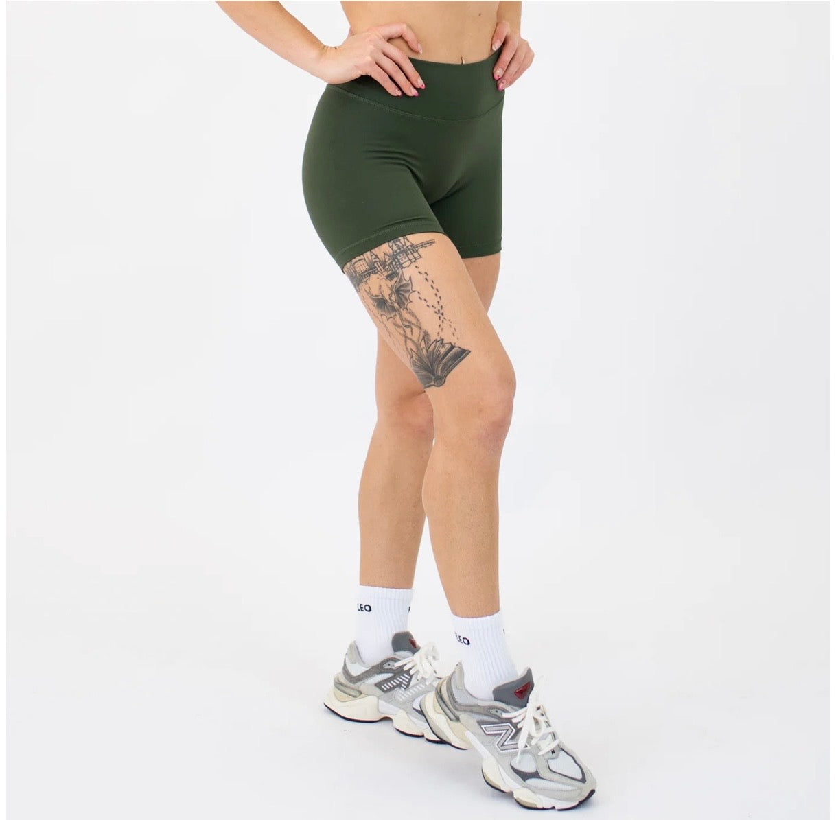 Smoothsculpt Uplift V Back Shorts - 5” - Kombu Green